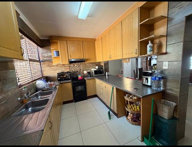 4 BEDROOM HOUSE FOR SALE IN THERESA PARK